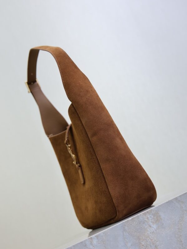 sy_no_31DF4D8B83EC391270DE90985024649D_3 YSL Le 5 À 7 Shoulder Bag – Caramel Suede