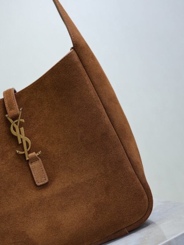 sy_no_31DF4D8B83EC391270DE90985024649D_4 YSL Le 5 À 7 Shoulder Bag – Caramel Suede