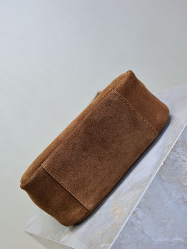 sy_no_31DF4D8B83EC391270DE90985024649D_8 YSL Le 5 À 7 Shoulder Bag – Caramel Suede