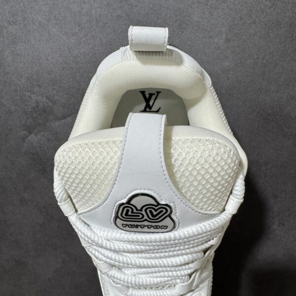 sy_no_320C2C524D3C56A3849AEA880B6FE569_5 All-White Retro Skate Sneakers