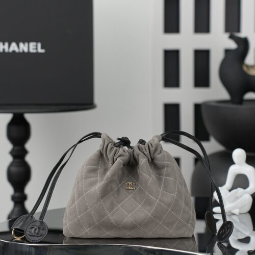 sy_no_3314ED28A7434C887A2F11C936CFA3E9_0 Chanel Spring/Summer Collection Women's Quilted Drawstring Shoulder/Handbag