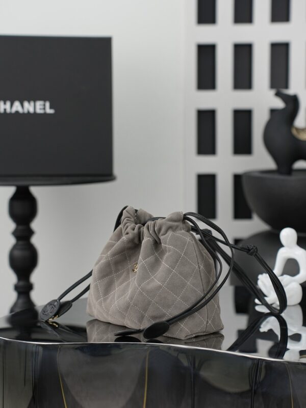 Chanel Spring/Summer Collection Women's Quilted Drawstring Shoulder/Handbag
