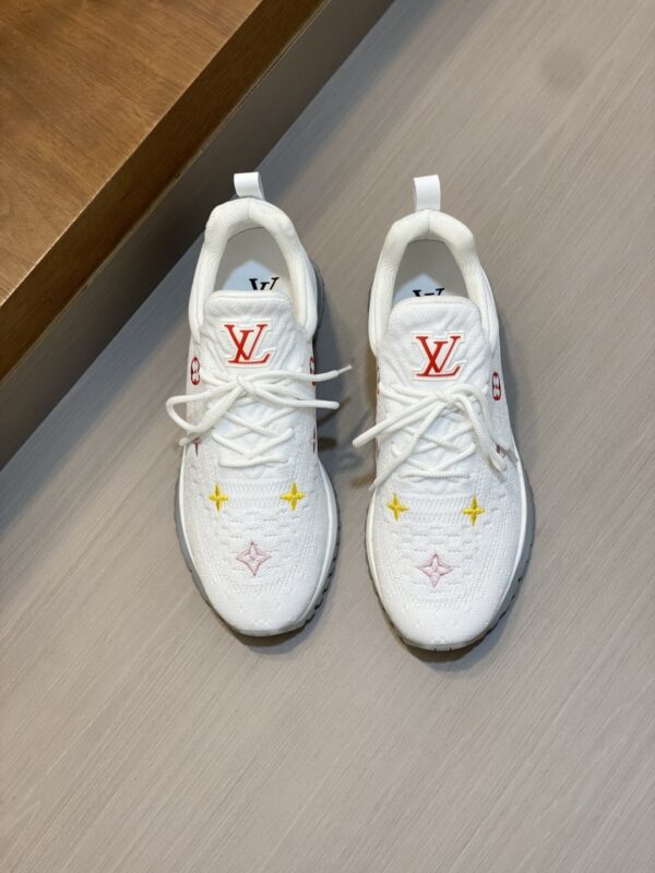 sy_no_335E3A4788B400CAF17891BFA30E0FD3_0 Louis Vuitton White Knit Runner Sneaker with Multicolor Monogram Flowers