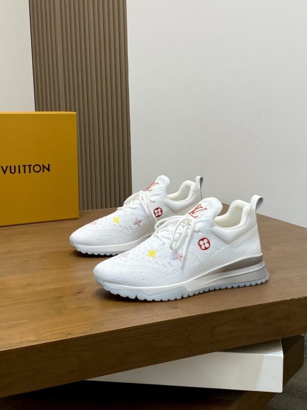 sy_no_335E3A4788B400CAF17891BFA30E0FD3_2 Louis Vuitton White Knit Runner Sneaker with Multicolor Monogram Flowers