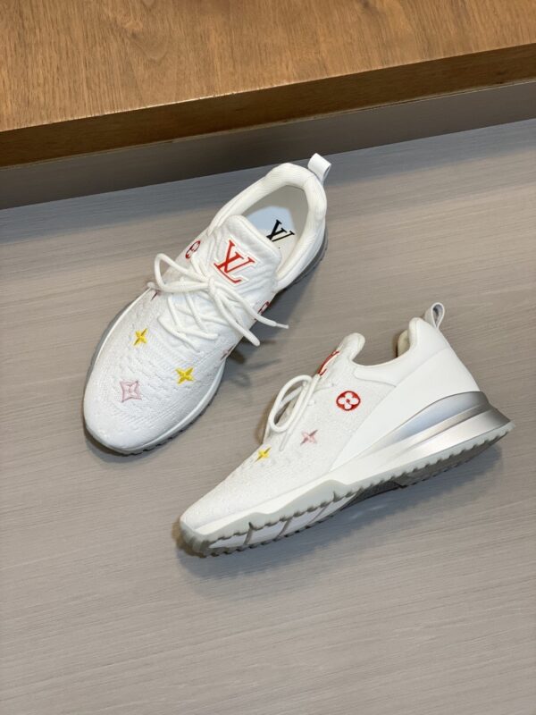 sy_no_335E3A4788B400CAF17891BFA30E0FD3_4 Louis Vuitton White Knit Runner Sneaker with Multicolor Monogram Flowers