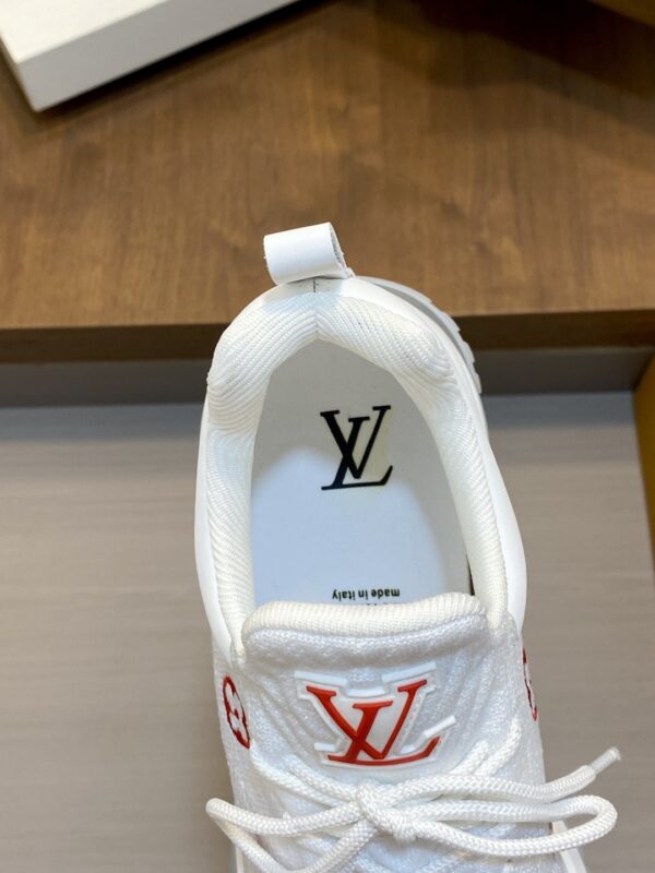 sy_no_335E3A4788B400CAF17891BFA30E0FD3_6 Louis Vuitton White Knit Runner Sneaker with Multicolor Monogram Flowers