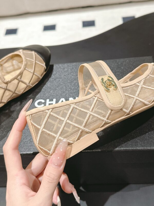 sy_no_33746DE1E676FFFE61E3C77ED98E27FE_6 Chanel Mary Jane Ballet Flats in Nude & Black