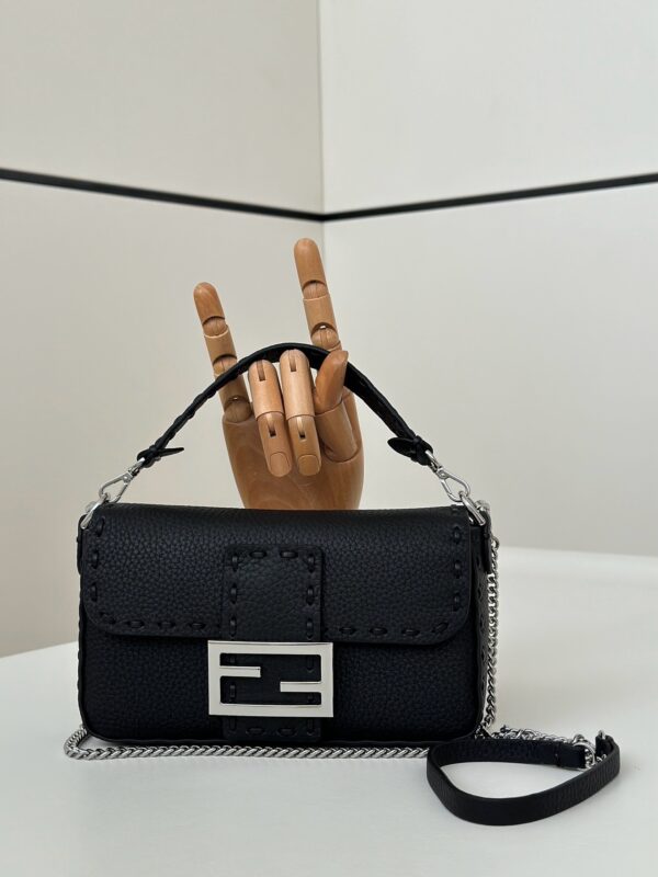 Fendi Baguette Selleria Hand-Stitched Bag – Black