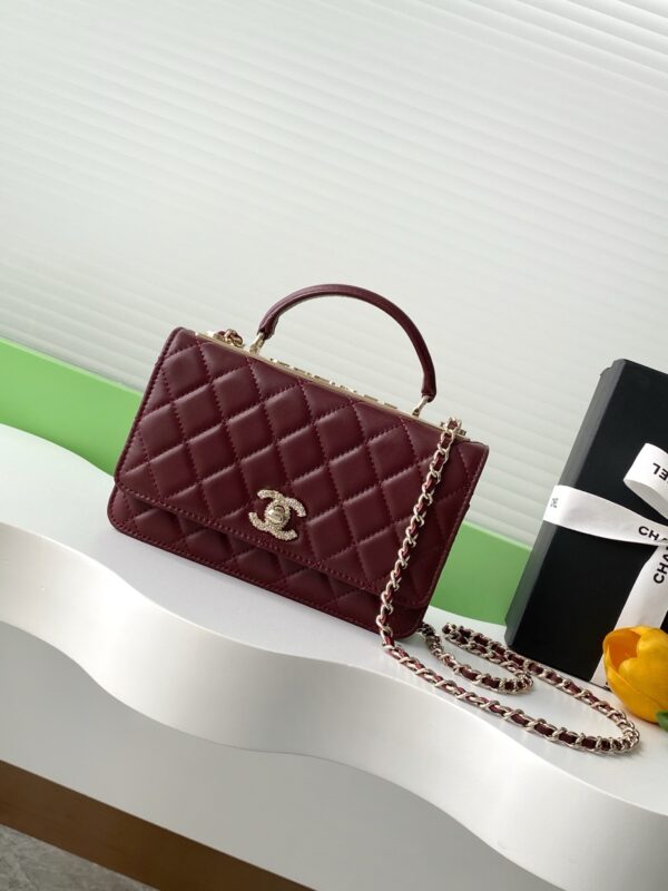 Chanel Trendy CC Lambskin Bag with Crystal-Embellished Clasp (Shoulder/Crossbody/Top-Handle)