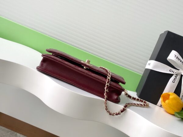 Chanel Trendy CC Lambskin Bag with Crystal-Embellished Clasp (Shoulder/Crossbody/Top-Handle)