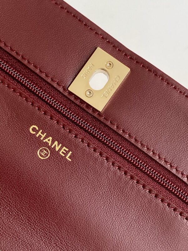 Chanel Trendy CC Lambskin Bag with Crystal-Embellished Clasp (Shoulder/Crossbody/Top-Handle)