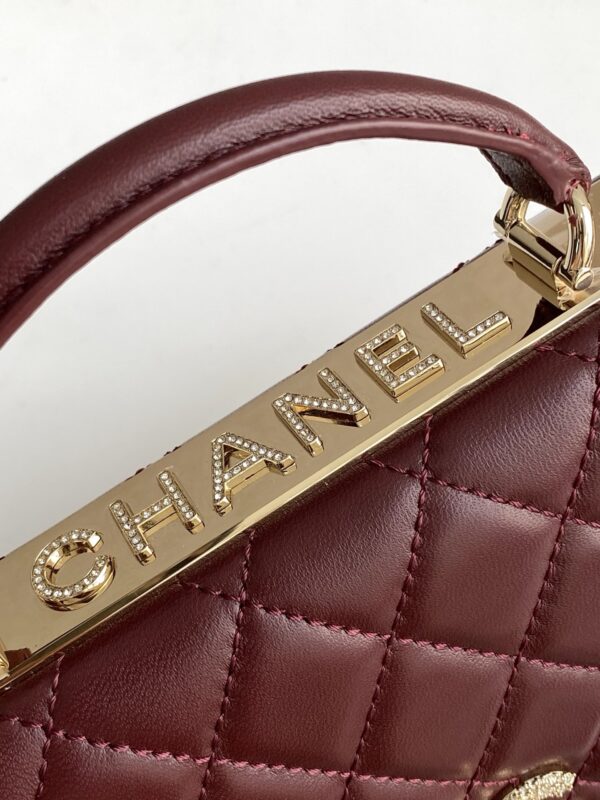 Chanel Trendy CC Lambskin Bag with Crystal-Embellished Clasp (Shoulder/Crossbody/Top-Handle)