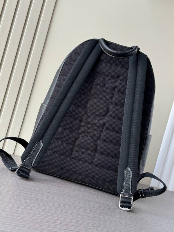 sy_no_362E02E207B638E46BEF1F1555885751_1 Rider / Saddle Backpack – Black Grained Calfskin