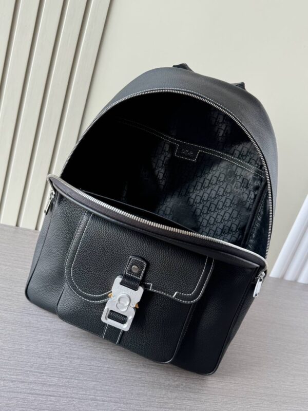 sy_no_362E02E207B638E46BEF1F1555885751_8 Rider / Saddle Backpack – Black Grained Calfskin