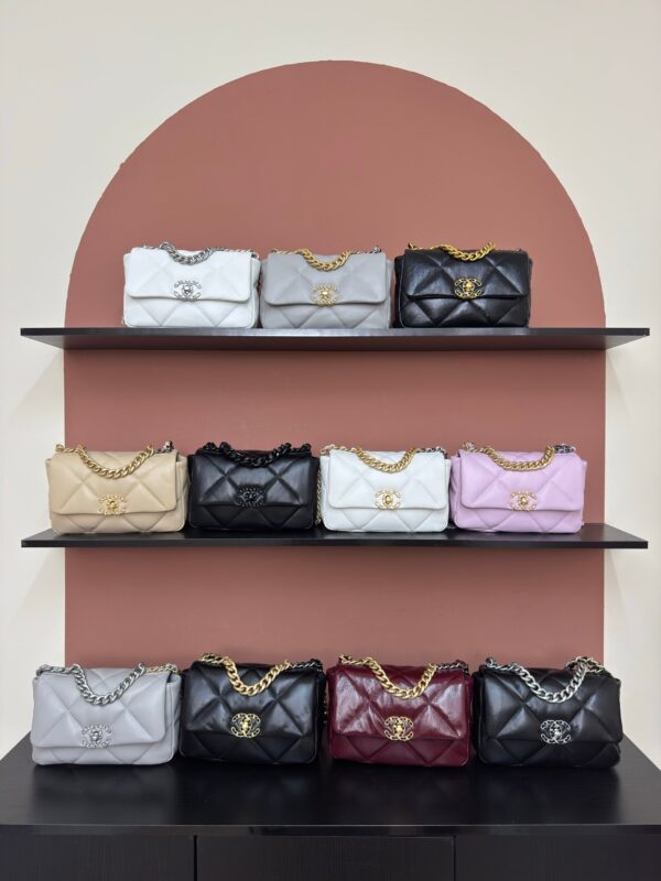 sy_no_366A661E835297E38F8592ADA015FB88_9 Chanel 19 Small Quilted Lambskin Chain Bag