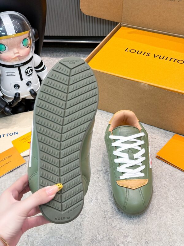 sy_no_37F7DADC540F48CF818C73147EBC39A6_3 Louis Vuitton Olive Green Leather Retro Runner Sneakers