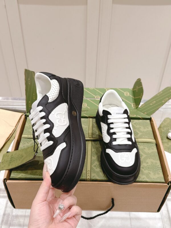 sy_no_38AC2F3EBB547AAD23D568A99A434CA3_2 Gucci GG Embossed Leather Platform Sneaker – Black / White