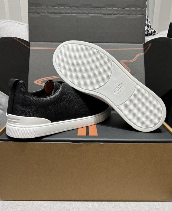 sy_no_39EDFE0EBD12732357DF48086166F6A0_6 Black Pebbled Leather Triple-Cross Slip-On Shoes