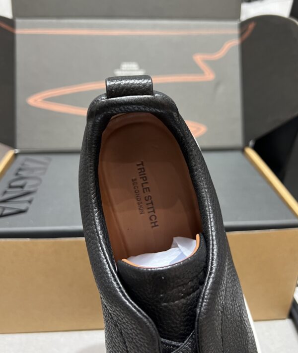 sy_no_39EDFE0EBD12732357DF48086166F6A0_8 Black Pebbled Leather Triple-Cross Slip-On Shoes