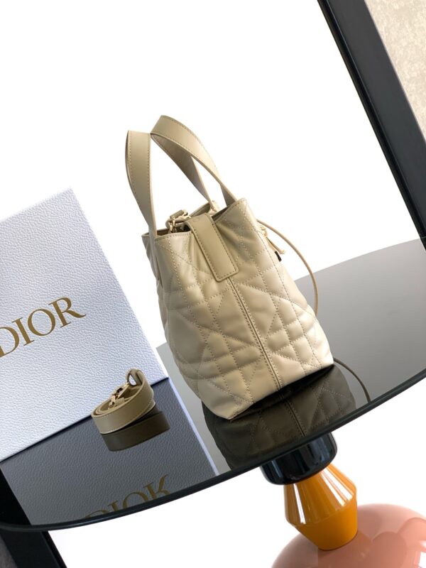 sy_no_3B685DC5125B118557D98DBBD168F4F5_2 Dior Women's Toujours Oversized Cannage Calfskin Shoulder Bag