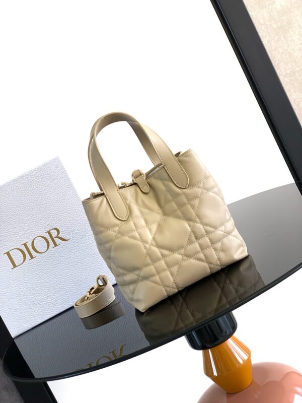 sy_no_3B685DC5125B118557D98DBBD168F4F5_3 Dior Women's Toujours Oversized Cannage Calfskin Shoulder Bag