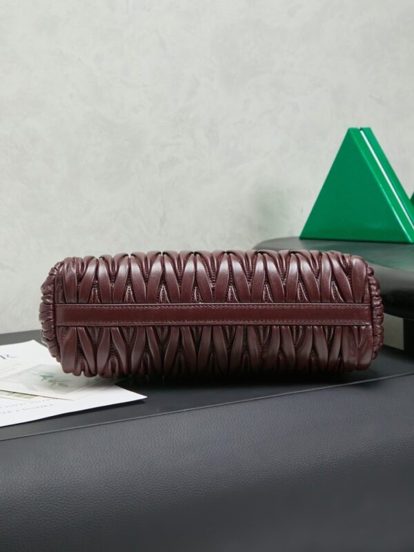sy_no_3B81CB19F14FA4342AD0BB6B443F2F70_2 Burgundy Matelassé Shell Backpack