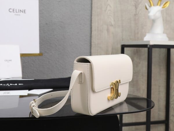 sy_no_3C46DD9E28EEDE0EE88FB78743D94E38_1 Triomphe Shoulder Bag