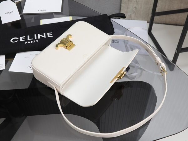 sy_no_3C46DD9E28EEDE0EE88FB78743D94E38_7 Triomphe Shoulder Bag