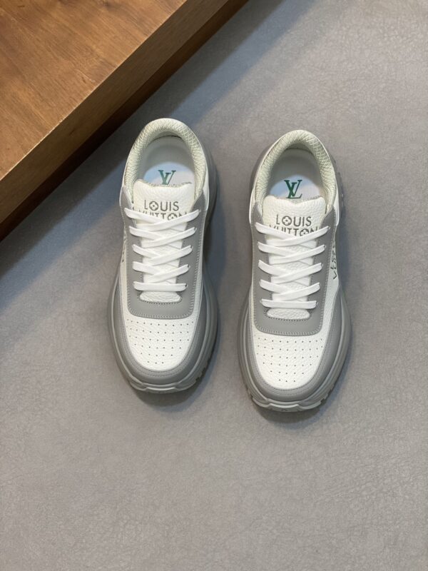 sy_no_3C4A8657596C0578306FAAB18633FAF3_0 Louis Vuitton LV Run 55 White, Grey & Green Chunky Runner Sneakers