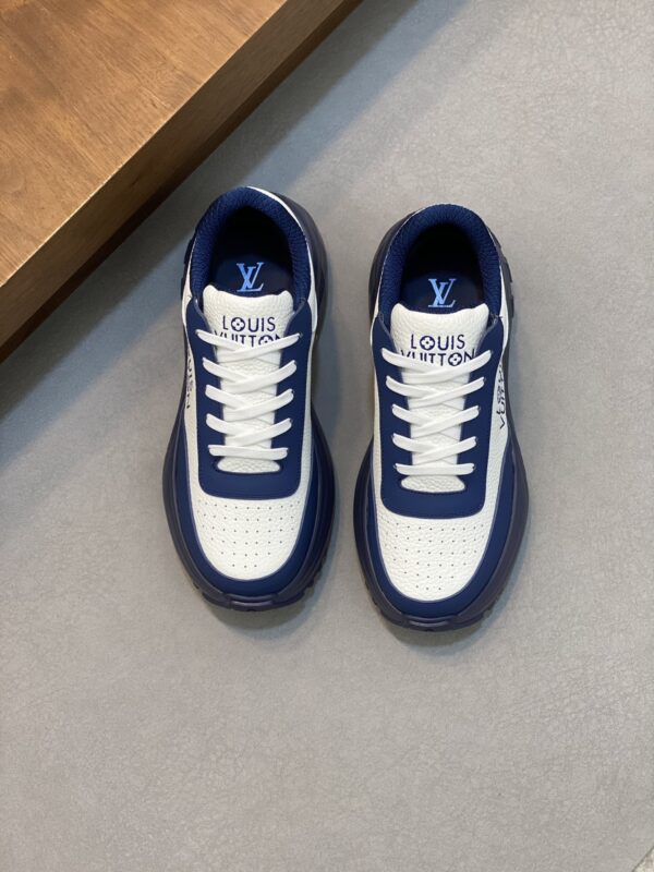 sy_no_3D1032F346BD64076E4D8110D3E05880_0 Louis Vuitton LV Run 55 White & Blue Chunky Runner Sneakers