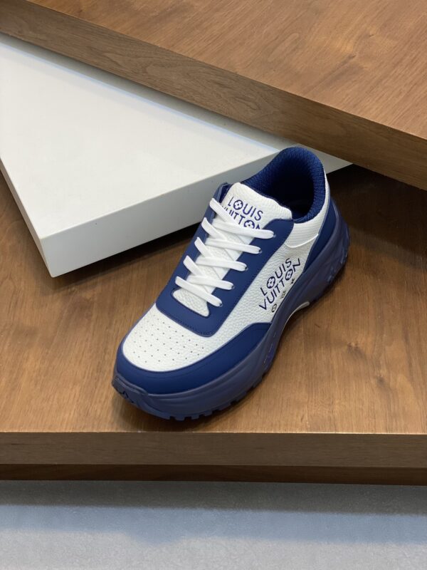 sy_no_3D1032F346BD64076E4D8110D3E05880_5 Louis Vuitton LV Run 55 White & Blue Chunky Runner Sneakers