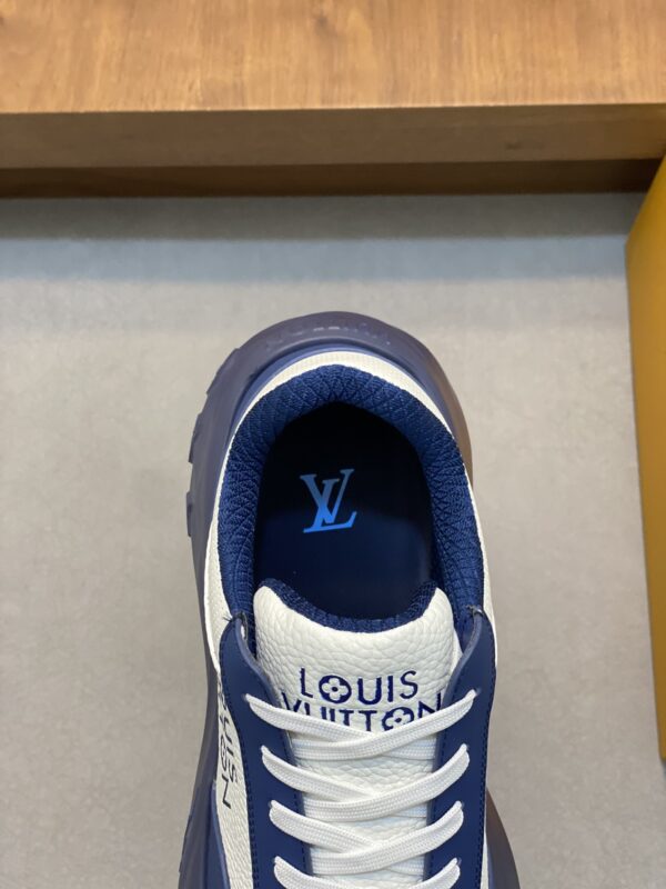 sy_no_3D1032F346BD64076E4D8110D3E05880_6 Louis Vuitton LV Run 55 White & Blue Chunky Runner Sneakers