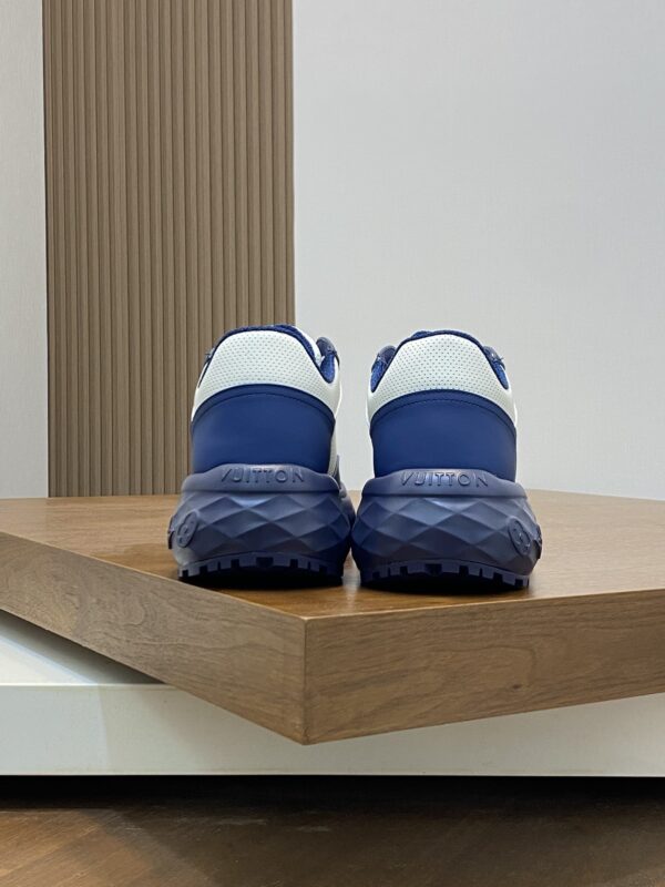 sy_no_3D1032F346BD64076E4D8110D3E05880_7 Louis Vuitton LV Run 55 White & Blue Chunky Runner Sneakers