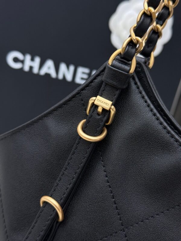 sy_no_3DB509B098F32E2854E29822ADC74D5B_4 Chanel 26C Mini Tote Bag – Quilted Calfskin Leather with Gold Hardware