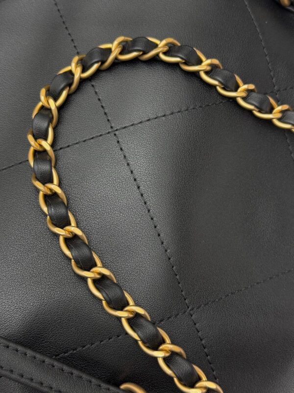 sy_no_3DB509B098F32E2854E29822ADC74D5B_7 Chanel 26C Mini Tote Bag – Quilted Calfskin Leather with Gold Hardware