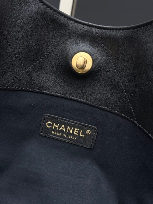 sy_no_3DB509B098F32E2854E29822ADC74D5B_8 Chanel 26C Mini Tote Bag – Quilted Calfskin Leather with Gold Hardware