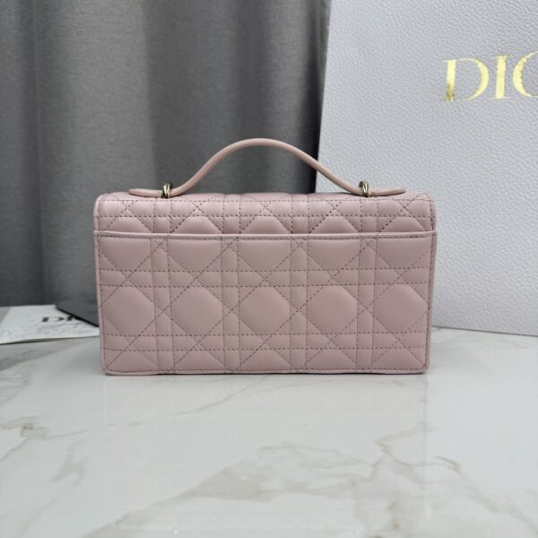 sy_no_3DCD31951D02AA8A49BD13DEA31EE404_2 My Dior Mini Pearl Chain Bag – Soft Pink Bow