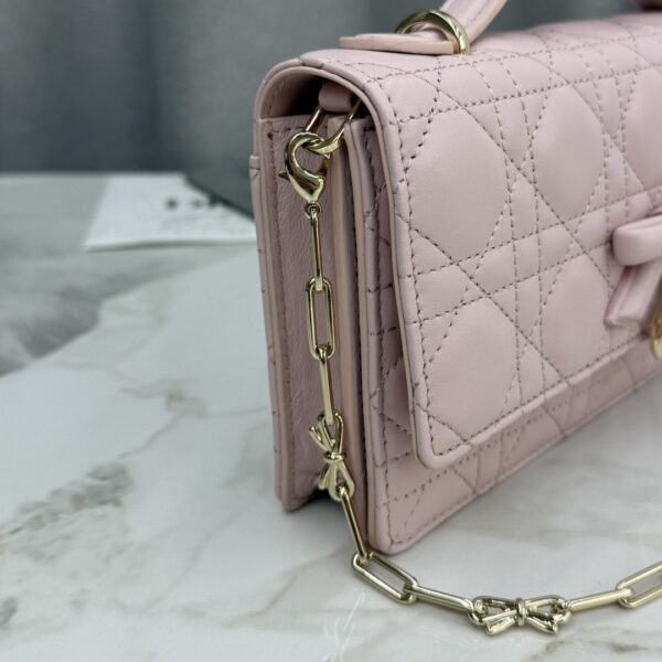 sy_no_3DCD31951D02AA8A49BD13DEA31EE404_4 My Dior Mini Pearl Chain Bag – Soft Pink Bow