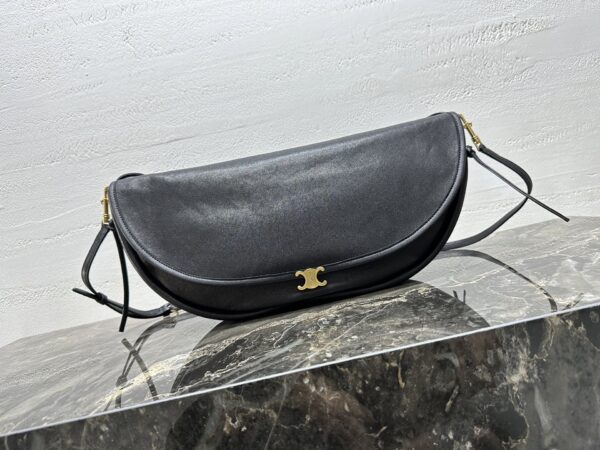 sy_no_3F11351B905683ED5E29CFD2A7087D73_0 Celine Soft Triomphe Halfmoon Bag