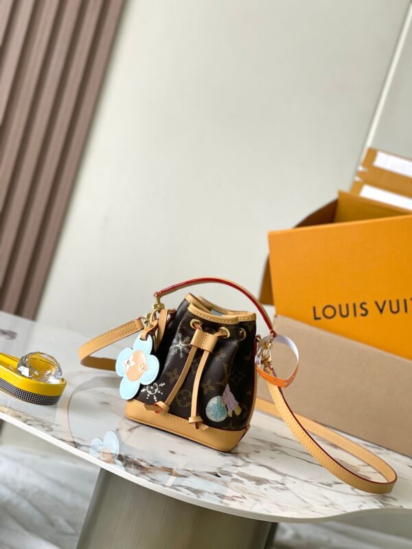 sy_no_3FADD6656DCB0A8D729902008FECD7D9_0 Nano Noé Mini Handbag