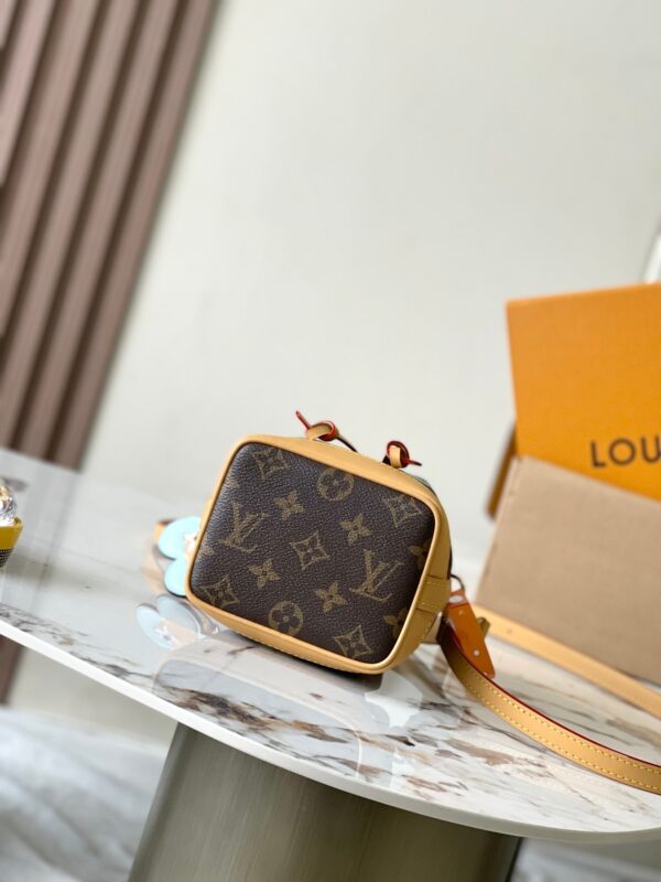 sy_no_3FADD6656DCB0A8D729902008FECD7D9_3 Nano Noé Mini Handbag