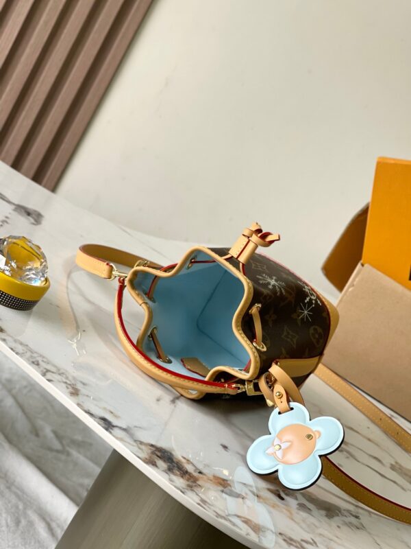sy_no_3FADD6656DCB0A8D729902008FECD7D9_7 Nano Noé Mini Handbag