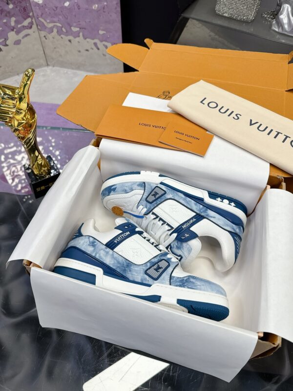 sy_no_402814CBC92AB4292BD5E1CB95C1D741_0 Louis Vuitton LV Trainer Washed Blue Denim & White Leather Retro Sneakers