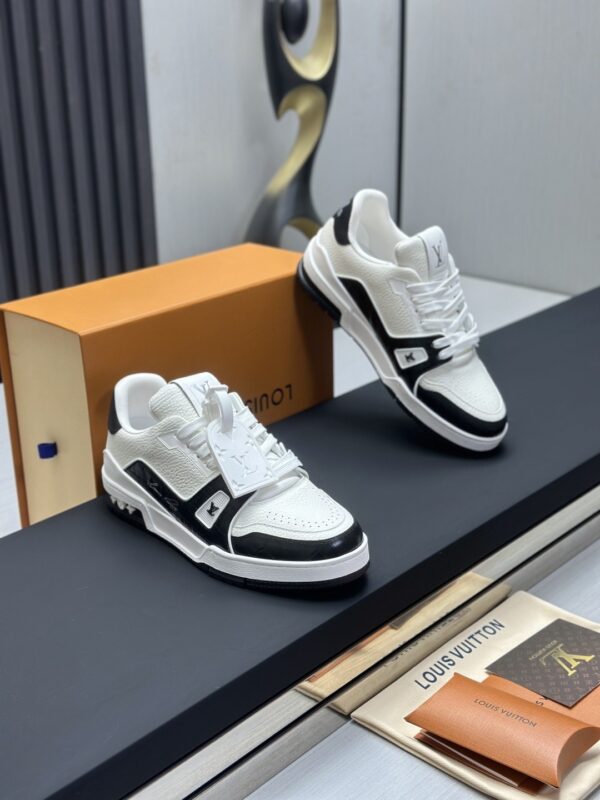 sy_no_408E809AD466D4F5180ABA6DD8D93F09_2 Black & White Panda Low-Top Retro Sneakers