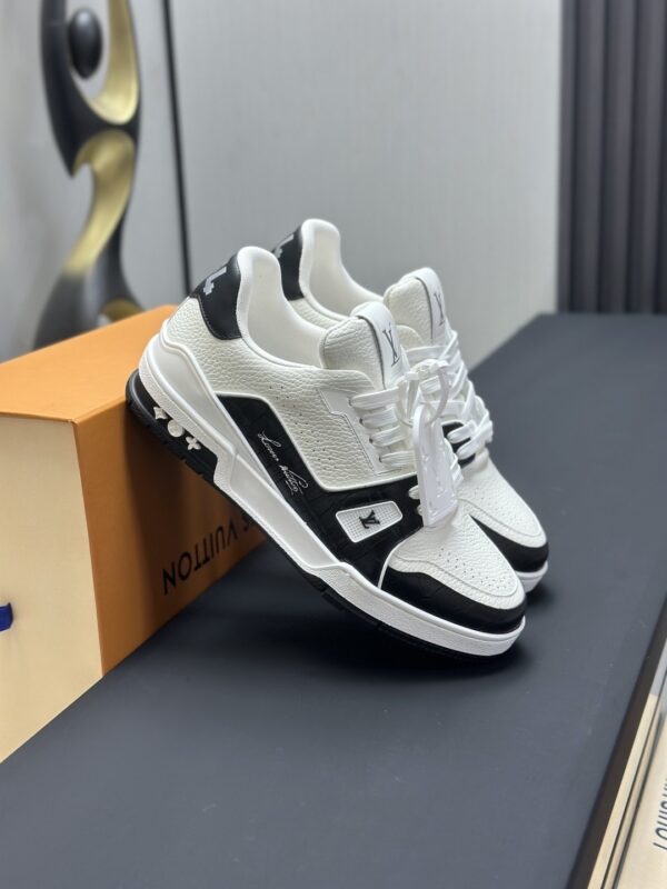 sy_no_408E809AD466D4F5180ABA6DD8D93F09_3 Black & White Panda Low-Top Retro Sneakers