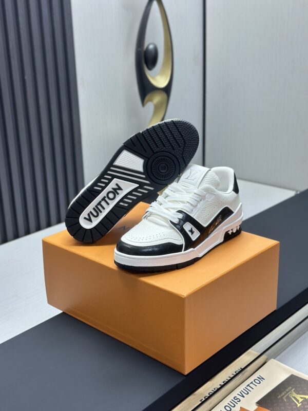 sy_no_408E809AD466D4F5180ABA6DD8D93F09_5 Black & White Panda Low-Top Retro Sneakers