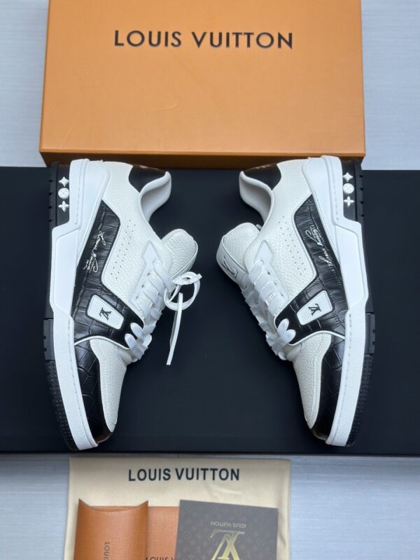 sy_no_408E809AD466D4F5180ABA6DD8D93F09_7 Black & White Panda Low-Top Retro Sneakers