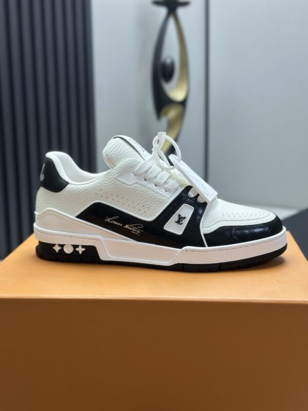 sy_no_408E809AD466D4F5180ABA6DD8D93F09_8 Black & White Panda Low-Top Retro Sneakers