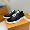 sy_no_40D5B49168FC0390CA611C00AFEA2466_1 Black & Light Grey Embossed Suede Derby Sneakers