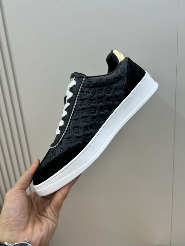 sy_no_40D5B49168FC0390CA611C00AFEA2466_8 Black & Light Grey Embossed Suede Derby Sneakers